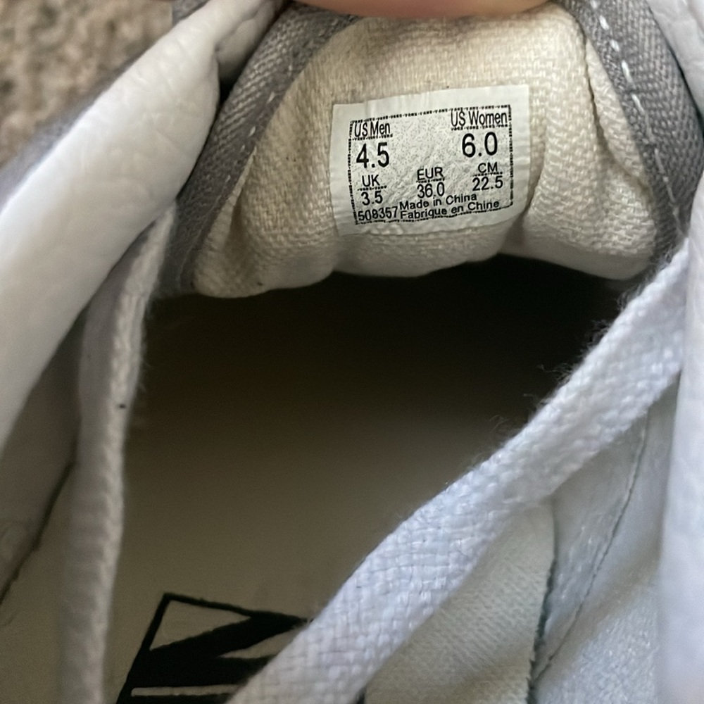 Vans - Picture 4 of 6